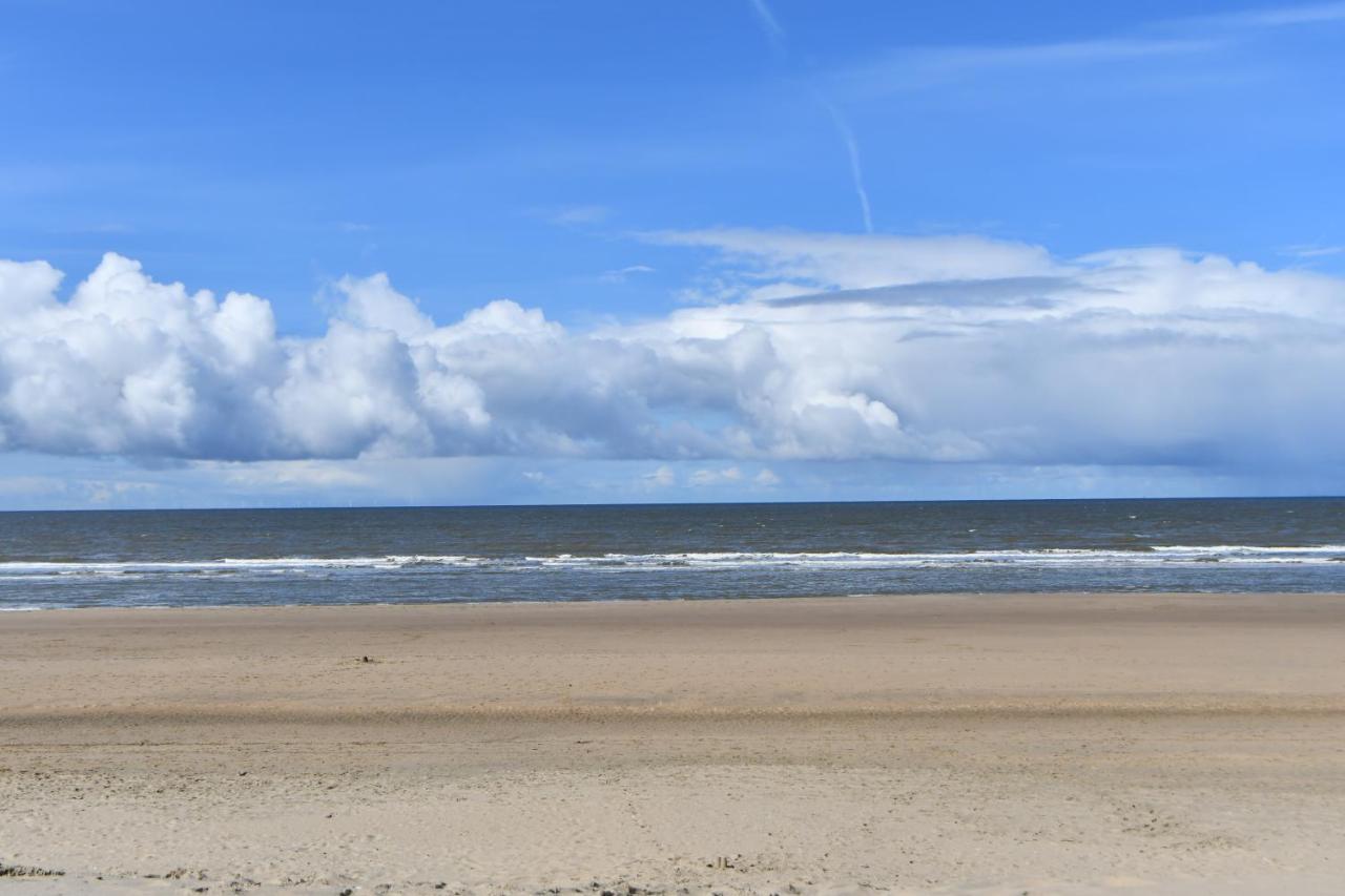 Appartement Met Frontaal Zeezicht In Bloemendaal Exterior foto